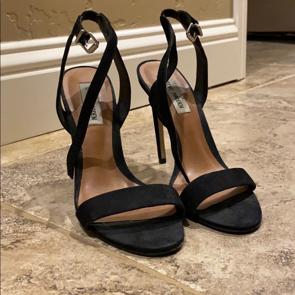 7.5 Steve Madden black heels